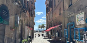 Videocamere e zone più illuminate per contrastare la mala vita, ma la Marina non ci sta: “La situazione sta degenerando” (VIDEO)