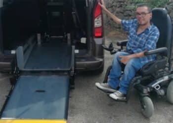 Gian Piero Loi, disabile dalla nascita: “Un’auto guasta, tanti debiti e una sola richiesta: aiutatemi a non restare chiuso in casa”