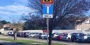 Cagliari, sparito misteriosamente un cestino dei rifiuti da via Vesalio