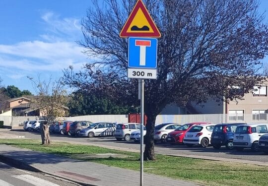 Cagliari, sparito misteriosamente un cestino dei rifiuti da via Vesalio