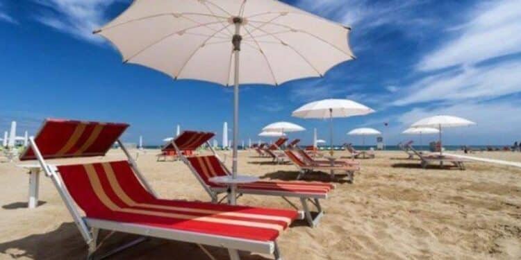 Al Poetto di Cagliari la stagione balneare parte col botto: tariffe stabili e prenotazioni in crescita