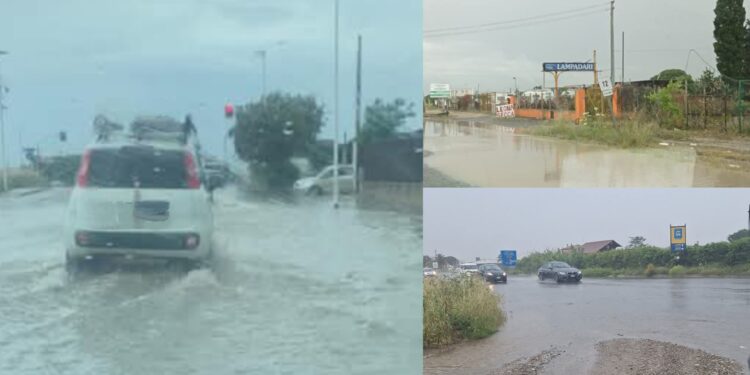Quartu, strada allagata dopo il temporale: a ridosso della Ss554 le macchine devono attraversare quasi un fiume in piena