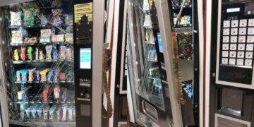 Ladri scatenati a Elmas, distrutte le macchinette del distributore automatico
