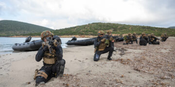 Joint Stars 2025: inizia l’addestramento anfibio del San Marco a Capo Teulada