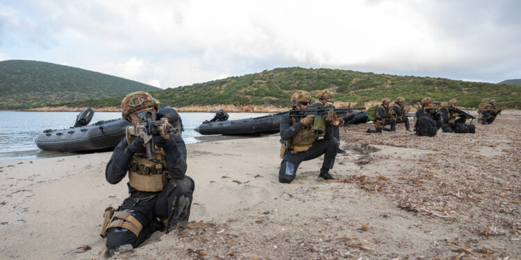 Joint Stars 2025: inizia l’addestramento anfibio del San Marco a Capo Teulada