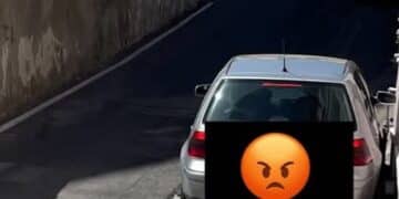 Cagliari, auto parcheggiate dove capita senza rispetto per i cittadini