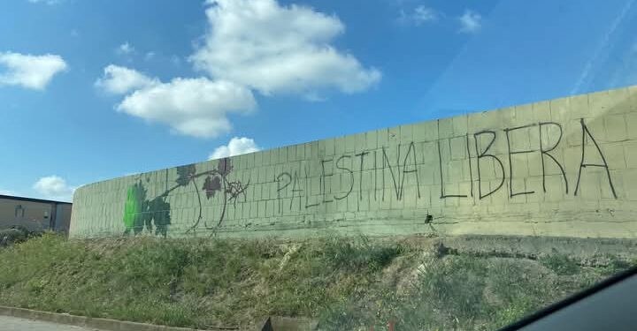 Monserrato, vandalizzato il murale in fase di realizzazione di Manu Invisible: in via Cabras una parete da riqualificare