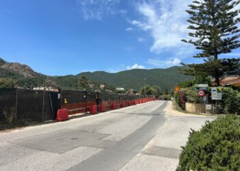 A Poggio dei Pini la strada 26 sarà chiusa solo su un lato: istituito il senso unico alternato