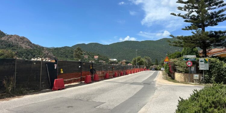 A Poggio dei Pini la strada 26 sarà chiusa solo su un lato: istituito il senso unico alternato