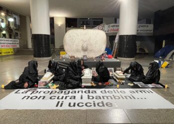Cagliari, manifestazione davanti al Consiglio regionale contro la  politica del riarmo