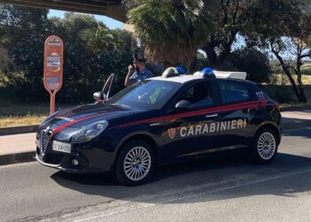 Cagliari, giovane accoltellato sul bus in via Italia: identificato un 28enne straniero