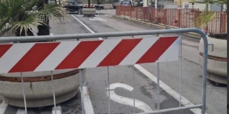 Pirri, genitori in rivolta: “Fermiamo la chiusura di via Filzi”