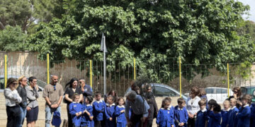 Un ulivo in ricordo del piccolo Leonardo, scomparso a febbraio per una malattia