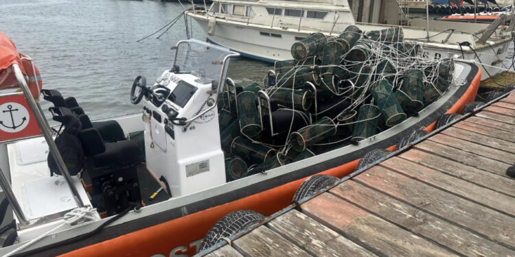 Quartu, sequestrate 150 nasse dalla Guardia Costiera