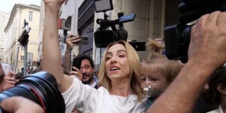 Silvia Salis è il nuovo sindaco di Genova: “Dedico la vittoria a mio padre”