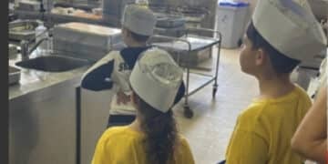Quartu, studenti chef per un giorno: i piccoli della Beethoven alla scoperta della mensa scolastica
