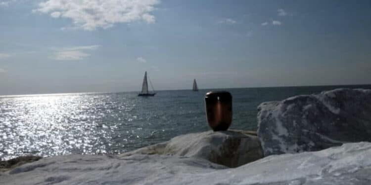 Dispersione Ceneri in Mare con l’agenzia funebre Sorrentino