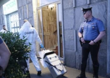 Accoltellata in casa dal marito, muore maestra d’asilo di 61 anni