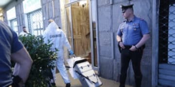 Accoltellata in casa dal marito, muore maestra d’asilo di 61 anni