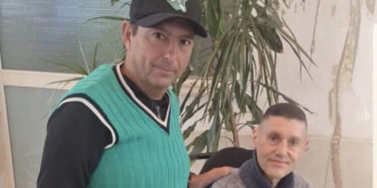 Catena di solidarietà per comprare una carrozzina a Maurizio Corona: a disposizione della raccolta anche maglie e gadget direttamente dal Cagliari Calcio