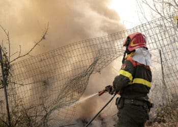 Sardegna, solo oggi 10 incendi sull’Isola: grande lavoro dei vigili del fuoco