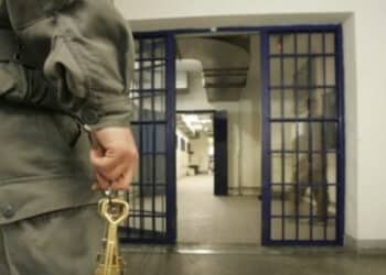 Allarme evasione a Is Arenas: detenuto marocchino sparisce durante il lavoro esterno