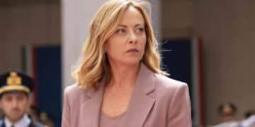 “Come la ragazza di Afragola”, la figlia di Giorgia Meloni minacciata di morte: “Clima malato”