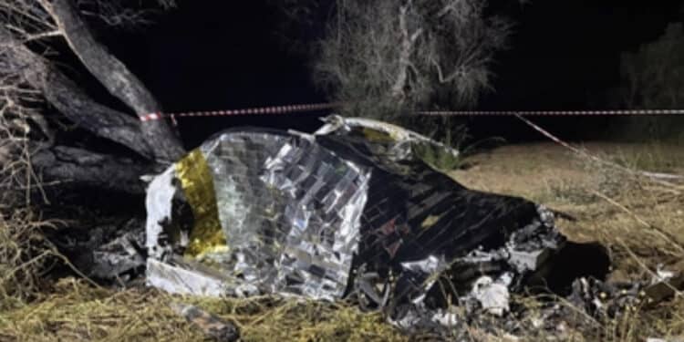 Auto si ribalta e prende fuoco: morti 3 ragazzi