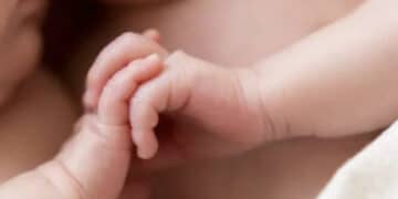 Decimomannu, bimba nasce nella rotonda a ridosso della Ss 130