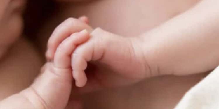 Decimomannu, bimba nasce nella rotonda a ridosso della Ss 130