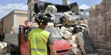 Crolla una palazzina, 4 operai feriti