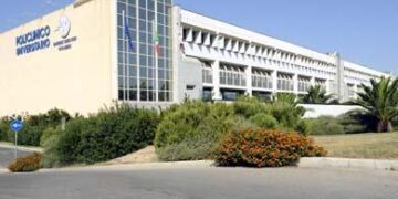 Delirio al Policlinico di Monserrato: disoccupato minaccia e aggredisce un medico del pronto soccorso