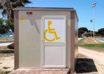 Cagliari, vandalizzato il servizio igienico numero 2 alla quarta fermata del Poetto