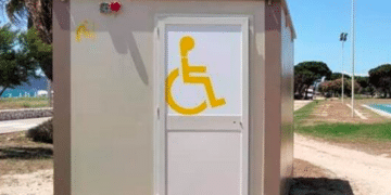 Cagliari, vandalizzato il servizio igienico numero 2 alla quarta fermata del Poetto