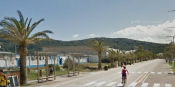 Cagliari, 15enne pestato al Poetto per aver difeso un’amica: shock sul lungomare