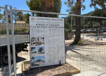A Marina Piccola i lavori non decollano: piazza degli Arcipelaghi è ancora un’incompiuta (VIDEO)