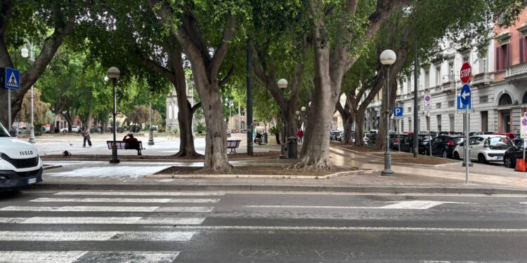 Cagliari, dopo l’accoltellamento cresce la paura: “Situazione critica, la gente ha paura di uscire la sera”