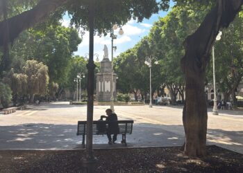 Cagliari, a giugno un palco per fare rinascere piazza del Carmine: “Tanti eventi e un grande concerto dell’orchestra del Lirico” (VIDEO)