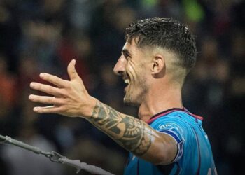 Cagliari-Venezia 3-0, la salvezza arriva in gondola: il tris rossoblù manda i lagunari a un passo dalla B