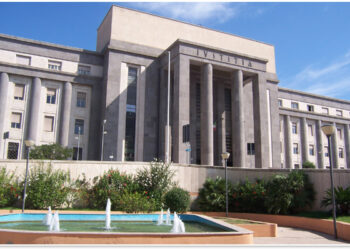 Decadenza di Alessandra Todde, oggi la decisione del tribunale di Cagliari che tiene la politica col fiato sospeso