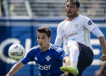 Como-Cagliari 3-1, la squadra di Nicola e Giulini è allo sbando: la salvezza appesa a un filo, spareggio col Venezia?