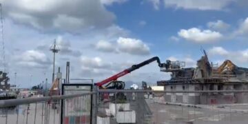 Cagliari, completamente demolita la vecchia stazione marittima: c’è da fare posto a un hotel super lusso (VIDEO)