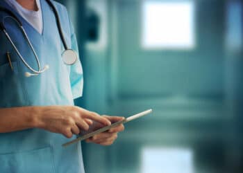 Dramma sanità, in Sardegna la rinuncia alle cure è il doppio che nel resto d’Italia: troppe liste d’attesa e pochi soldi