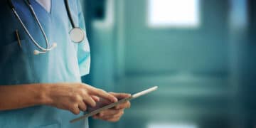 Dramma sanità, in Sardegna la rinuncia alle cure è il doppio che nel resto d’Italia: troppe liste d’attesa e pochi soldi