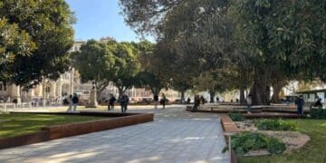 Cagliari, aggressioni e scippi a due passi dalla stazione, in Piazza Matteotti cresce la paura: “Ho paura di essere aggredita ogni giorno”