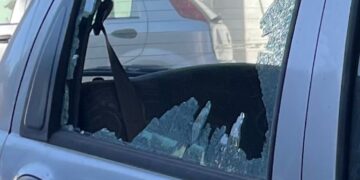 Cagliari, nuovo raid vandalico contro le auto: “Finestrino rotto e tutto a soqquadro, ma non hanno trovato nulla”