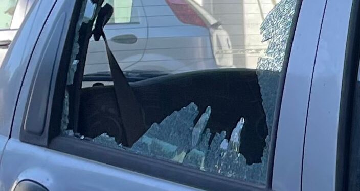 Cagliari, nuovo raid vandalico contro le auto: “Finestrino rotto e tutto a soqquadro, ma non hanno trovato nulla”