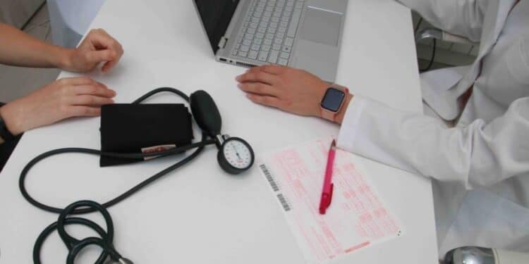 Iglesias, Ares non rifornisce la Asl: “Non abbiamo garze sterili e fasce per le medicazioni, la famiglia deve fornirle agli infermieri”