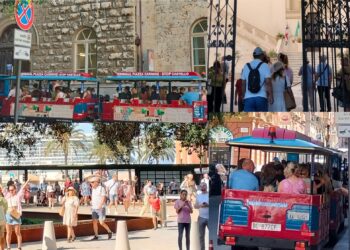 Cagliari invasa dai crocieristi: oltre seimila turisti affollano il centro e trovano i cantieri (VIDEO)