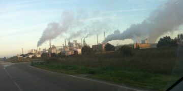 Assemini, scoppia il caso Fluorsid in consiglio: “Terreni, aria e acqua inquinati, perché il sindaco non impone la bonifica?”